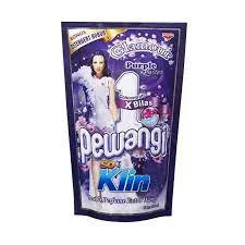 So Klin Pewangi Pakaian Glamour Purple 900 ml