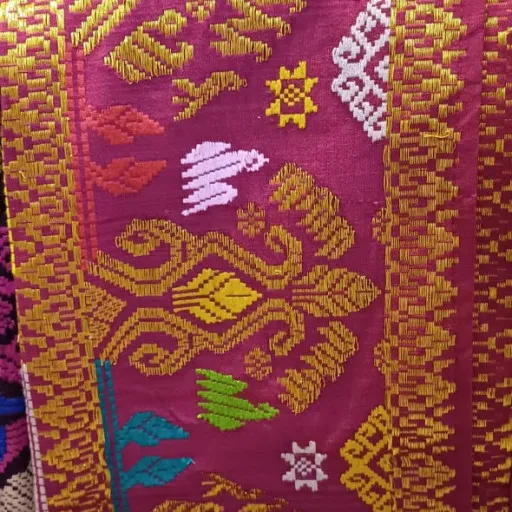 Kain songket tenun Bali