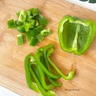 CUT GREEN PAPRIKA