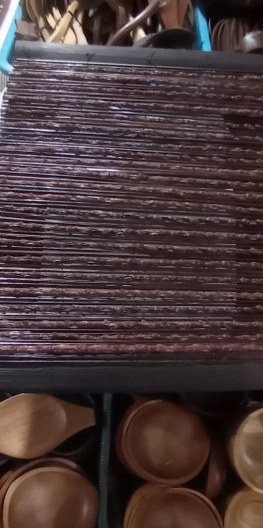 Tatakan piring terbuat dari bambu warna coklat